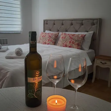 Boem Apartment Pale